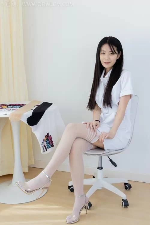 物恋传媒-菜菜-高跟鞋、大腿袜护士服[1V-1.8G百度网盘] [1v-1.8GB]