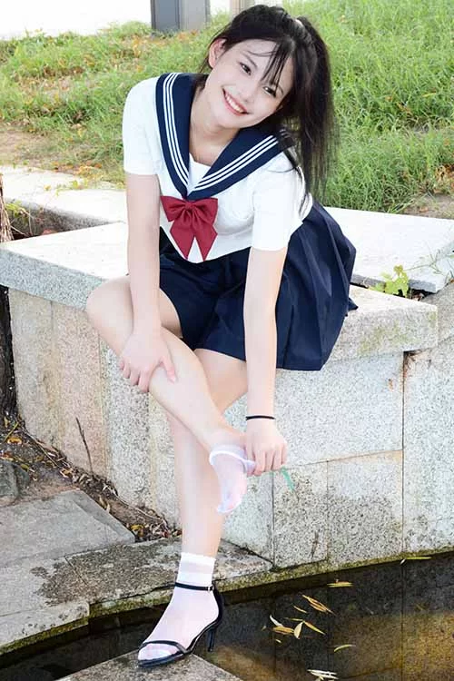 初夏女神-幺幺-JK超短裙白袜裸足[100P-1V-0.9G百度网盘] [100p1v-0.9GB]