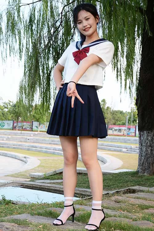 初夏女神-幺幺-JK超短裙白袜裸足[100P-1V-0.9G百度网盘] [100p1v-0.9GB]
