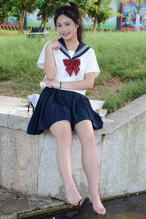 初夏女神-幺幺-JK超短裙白袜裸足[100P-1V-0.9G百度网盘] [100p1v-0.9GB]