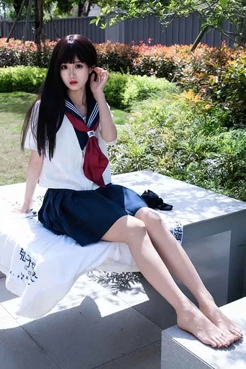 甜予摄影-小甜桃-超短裙性感大腿袜、裸足 [129p1v-1.7GB]