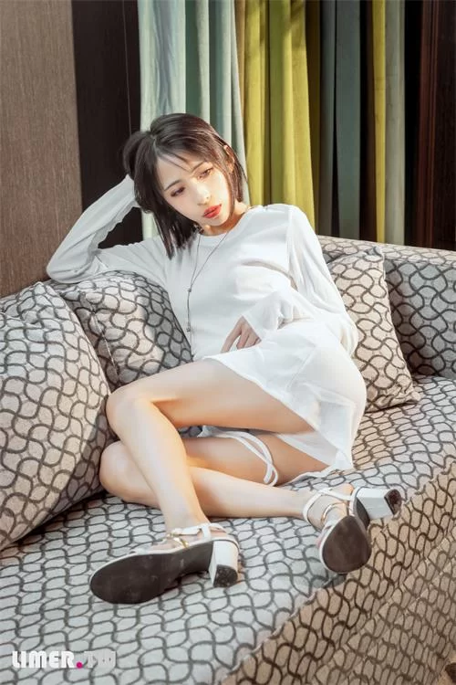 Limerence-雪白嫩肌-子子包臀裙冬日诱惑[155P1V-0.8g百度网盘] [155p1v-0.8GB]