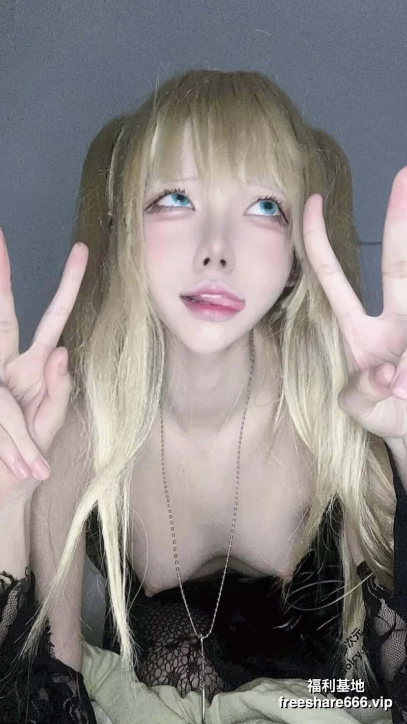⭐Cos白虎萝莉凄@huitinq349544写真8套合集 [NP/NV-4GB]