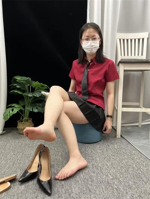 东禾摄影-短裙 凉拖高跟裸足[217P2V-1.5G百度网盘] [217p2v-1.5g]