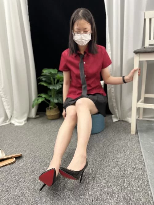 东禾摄影-短裙 凉拖高跟裸足[217P2V-1.5G百度网盘] [217p2v-1.5g]