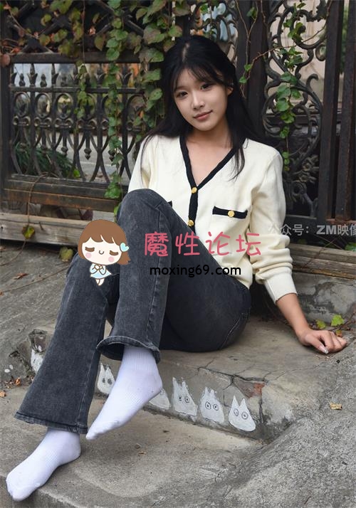 [织梦映像]余杭小镇-美女牛仔裤棉袜裸足[300P-1V-2.19G百度网盘] [-]