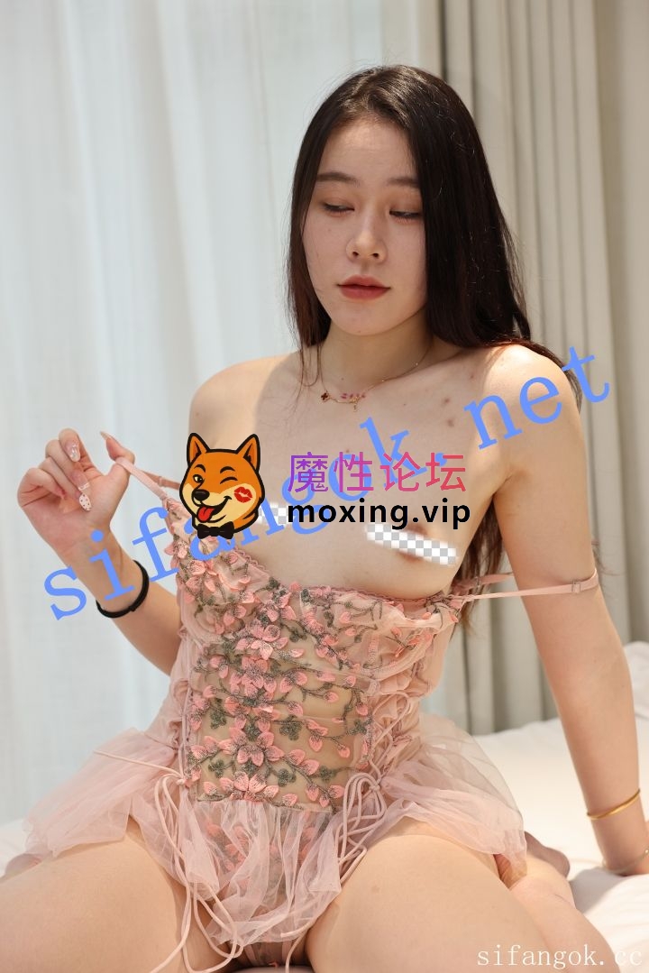 ஐ冷白皮御姐ஐ希芸 大尺度S级私拍合集+4K花絮 车模气质《690P+18V+3.9G/百度》 [-]