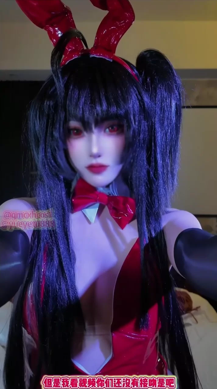 碧蓝航线cos，兔女郎大凤要用足交把指挥官从邪恶の信浓手里抢来❤️ [1v-732mb]
