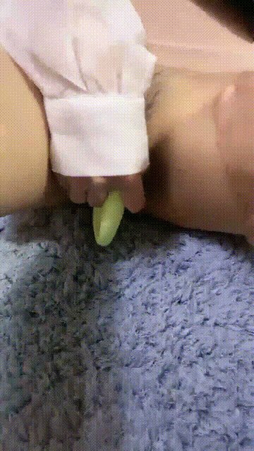 [BT]足控小哥给自己的长腿女友买了一屋子各式各样的丝袜来满足自己的xp女友十分配合的不间断换丝袜足交踩踏榨精917 [-]