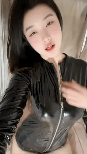 a妹抖音极品高颜值反差大学生丝袜美腿情趣内衣黑丝诱惑 [22V-145MB]