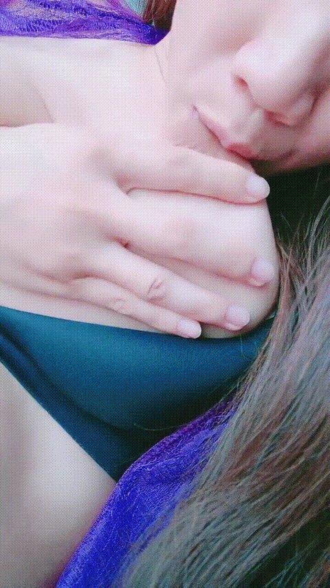 [BT]-马上快生的大奶少妇孕期搞水水下海赚奶粉钱，吃奶自慰 [-]