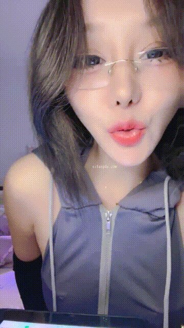 [BT]新品福利女神好久不见夜场火辣dj孞冬喷血魔鬼身材av棒震豆自慰112 [-]