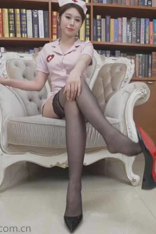 Baibai白白-制服吊带黑丝展示脚丫[1V-0.8G百度网盘] [1V-0.8GB]