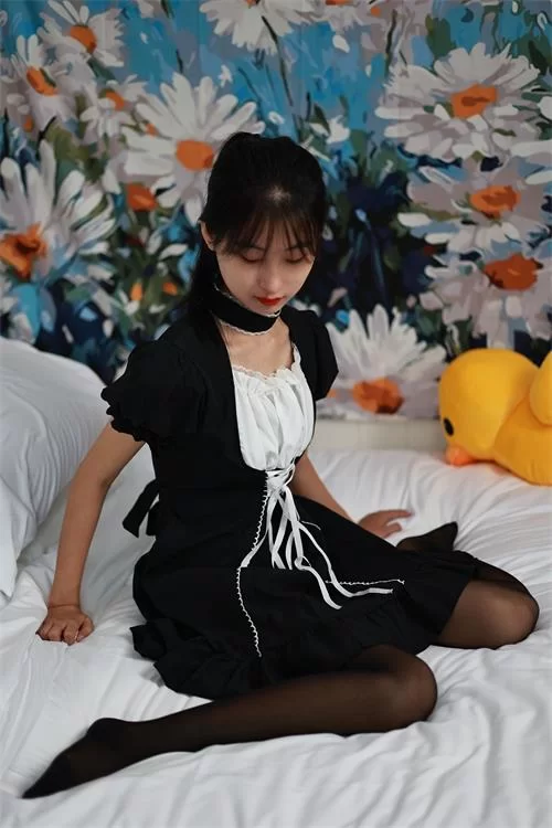 东禾摄影-女仆装黑丝小皮鞋 [177P1V-1.2G百度网盘] [177p1v-1.2GB]