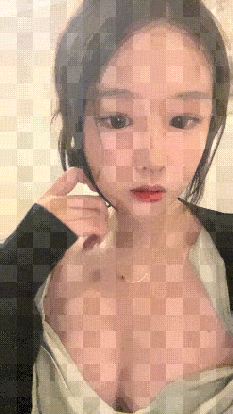 [BT]纯情学妹兔兔深夜直播赚学费!小姐姐通体雪白1 [-]