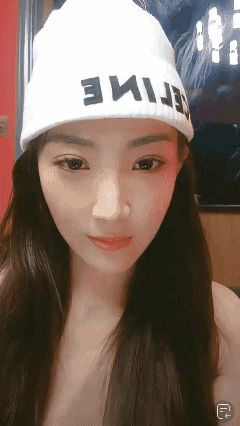 《马卉》这骚货绝逼故意的 知名主持人直播故意闪现漏出  9v/283.04MB [-]