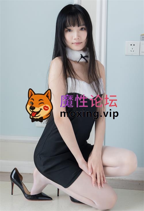 袜啵啵-甜甜圈-包臀裙高跟鞋、油亮薄白丝裸足[172P-1V-2G百度网盘] [-]