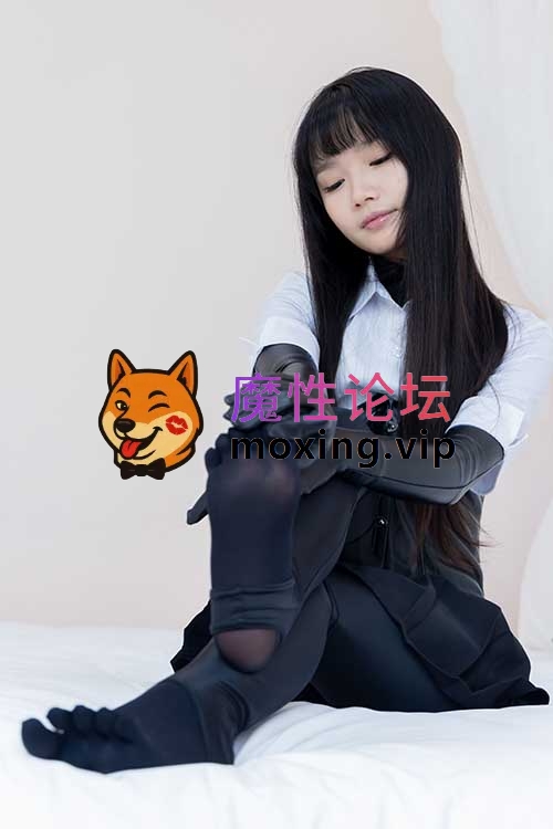 袜啵啵-甜甜圈-高跟长靴皮裤、厚黑丝五指袜[144P1V-1.25G百度网盘] [-]