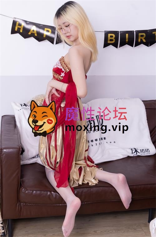 袜啵啵-小甜豆-高跟鞋古风油亮薄白丝[145P-1V-1.4G百度网盘] [-]