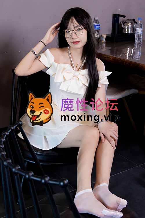 袜啵啵-小甜豆-超短裙高跟鞋短白丝裸足 [-]