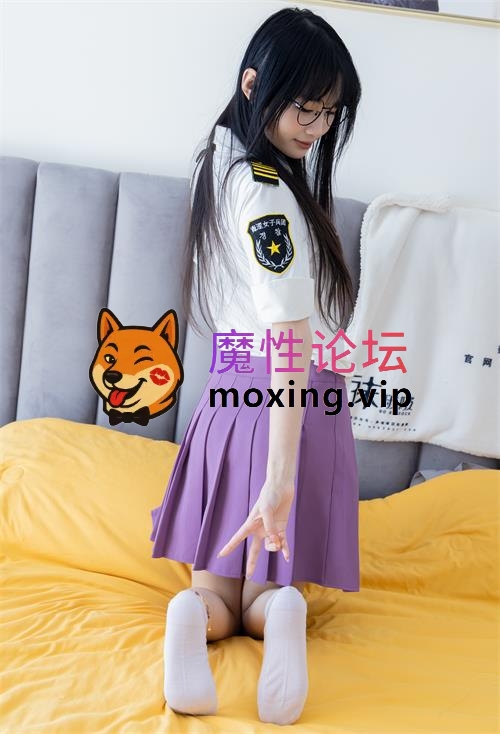 袜啵啵-甜甜圈-超短裙高跟鞋、水晶袜裸足[1V-0.9G百度网盘] [-]