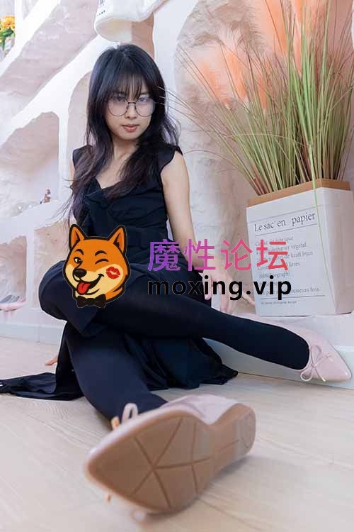 袜啵啵-奶油-平底鞋厚黑丝美腿[140P-1V-1.3G百度网盘] [-]