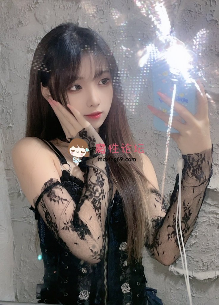 ❣️推荐❣️3套《一团墨染w》福利姬中极品，神仙颜值，幼态萝莉，大胆掰白虎穴，双跳蛋自慰261P 2V 347MB 夸克 [-]