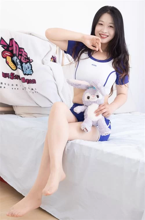 物恋传媒-小紫-体操服运动鞋薄肉丝[1V-0.7G百度网盘] [1V-0.7GB]