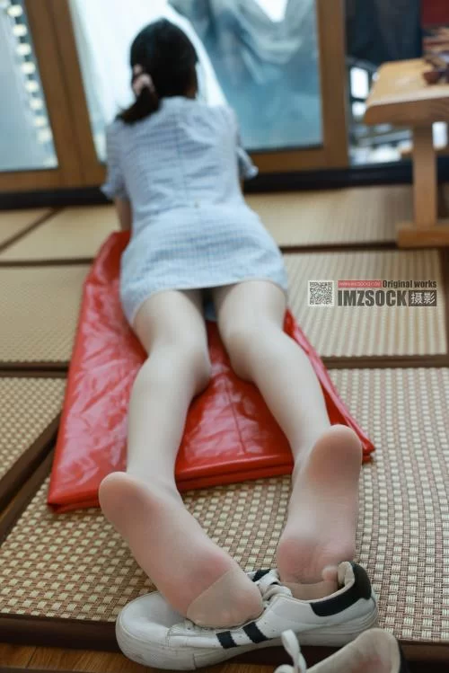 IMZSOCK爱美足-梓馨-旗袍肉丝美脚[111P1V-1.2G百度网盘] [111p1v-1.2GB]