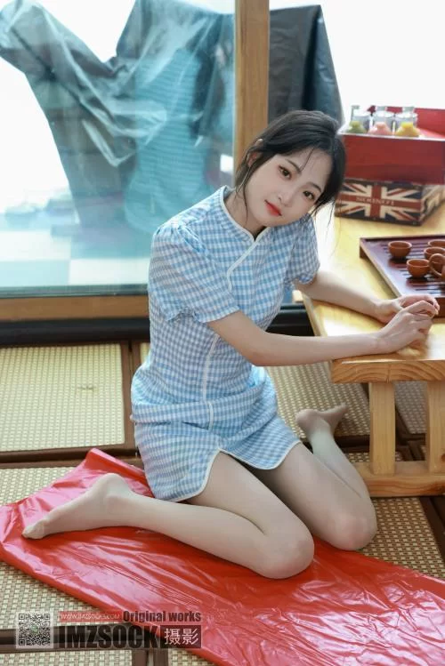 IMZSOCK爱美足-梓馨-旗袍肉丝美脚[111P1V-1.2G百度网盘] [111p1v-1.2GB]