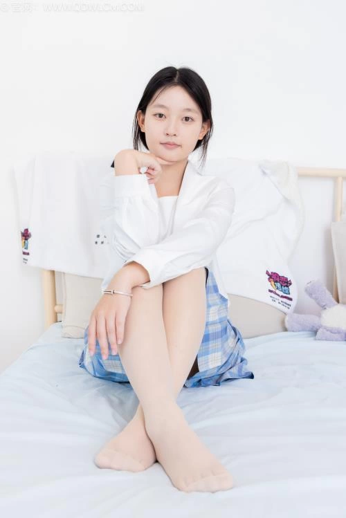 物恋传媒-芙芙-皮鞋薄肉丝、jk制服[1V-0.5G百度网盘] [1v-0.5g]