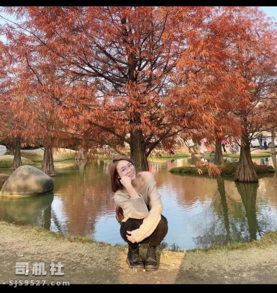 美女白领自拍 [19V-565MB]