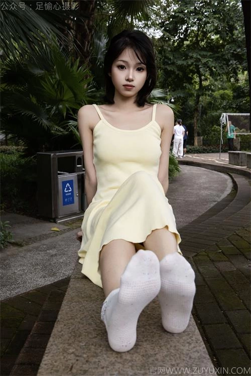 足愉心-萌黄-黄色包臀裙性感棉袜[120P1V-1.5G百度网盘] [120p1v-1.5GB]