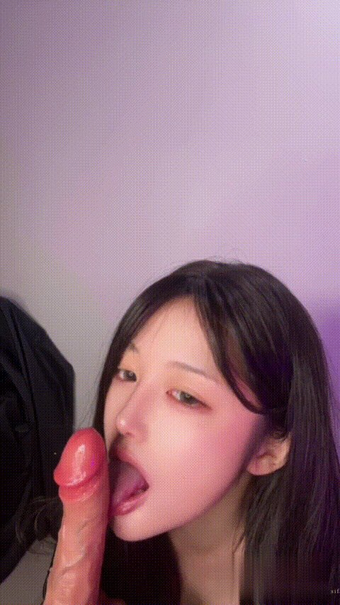[BT]神仙颜值魔鬼身材，马来西亚留学生姝姬娘娘最新520福利，动感裸舞脸逼同框道具紫薇 [-]