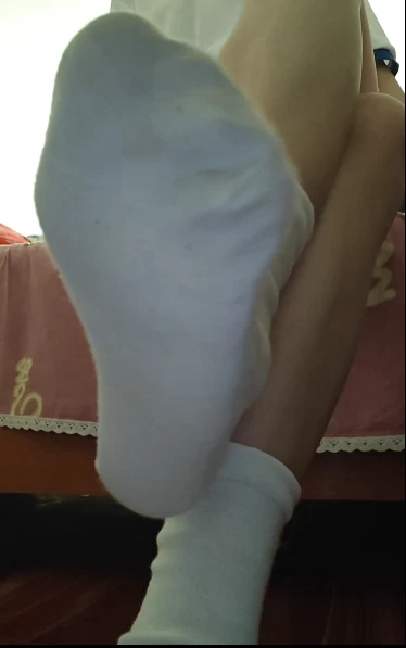 足控萝莉系列《转转》体操服运动鞋白袜裸足足交假JB倒计时 [1v-722 MB]