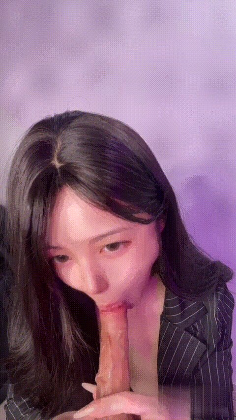 [BT]神仙颜值魔鬼身材，马来西亚留学生姝姬娘娘最新520福利，动感裸舞脸逼同框道具紫薇 [-]