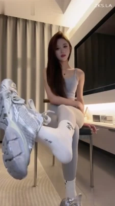 车模尹 女王崇拜SM调教阳痿狗奴 多女主踩踏暴力踢裆 蛋蛋 [1V-170MB]