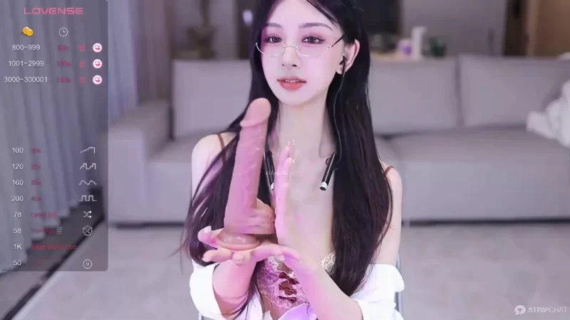 最美OL~女神JayPope性感白衬黑丝~抽插喷水大秀 [2V-1.27GB]