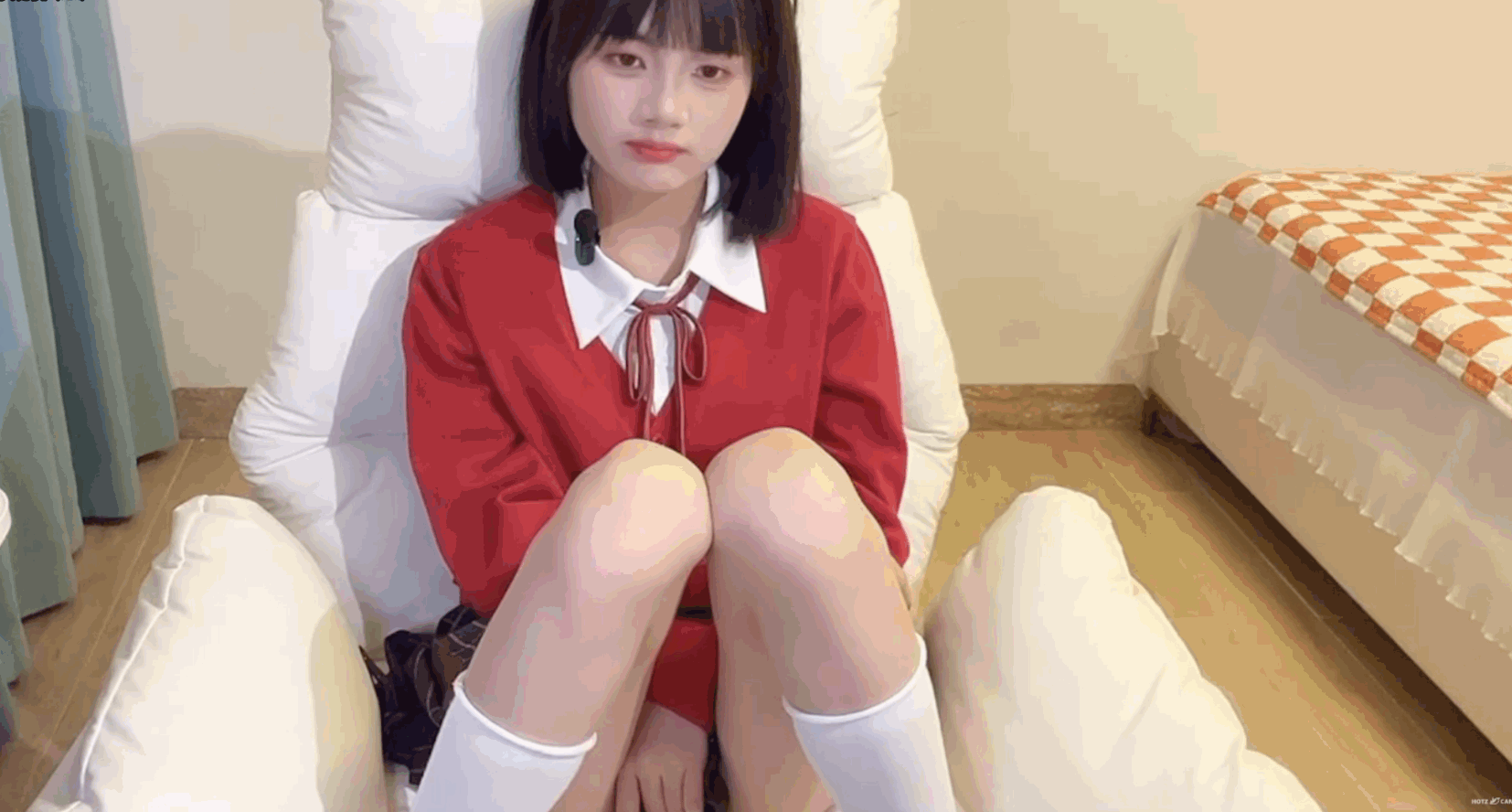 《夸克》刚成年的萝莉 《xiaoxixi-77》自慰磨白浆 20岁JK萝莉 可爱淫荡《10v/9.75GB》 [-]