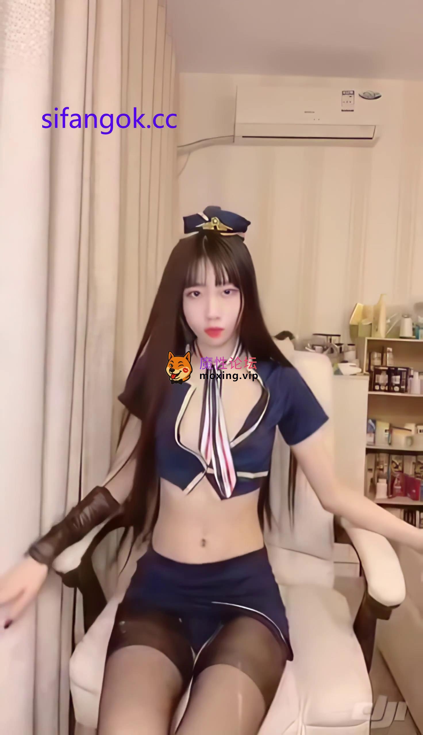 《稀缺》极品御姐八月未央露脸诱惑性感丁字裤露出粉唇 [2V355MB][百度盘] [-]