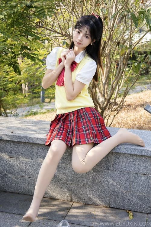 足愉心-婉宁-超短裙肉丝运动鞋[115P1V-1.4G百度网盘] [115p1v-1.4GB]