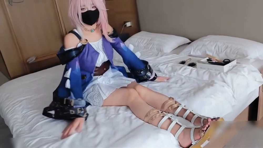 甘碧妹摄cosplay昔涟TK挠脚 [1v-3.45GB  1小时07分]