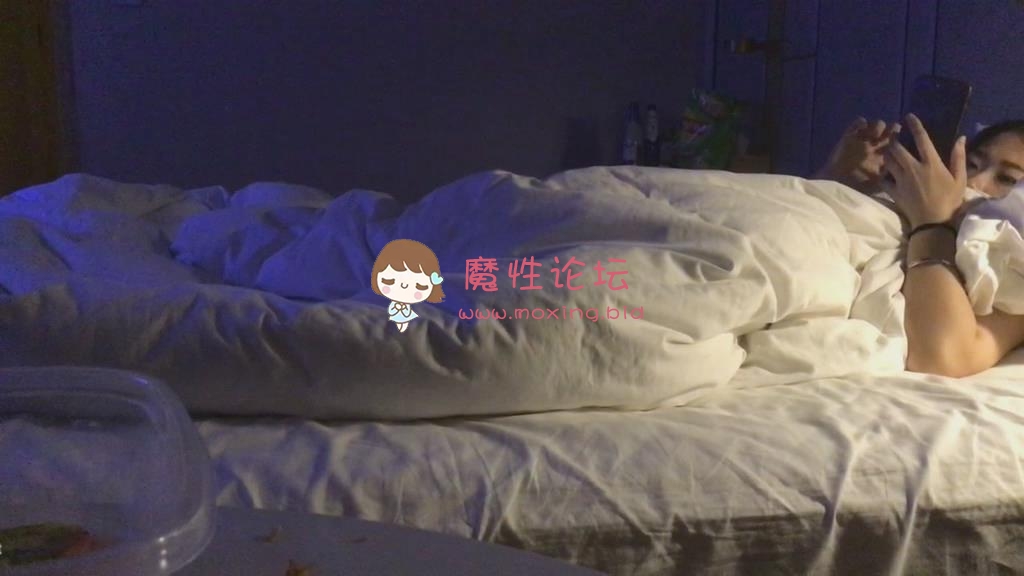 《精品》壮硕年轻小伙约炮两清纯少女《2v3.28g百度云》 [-]