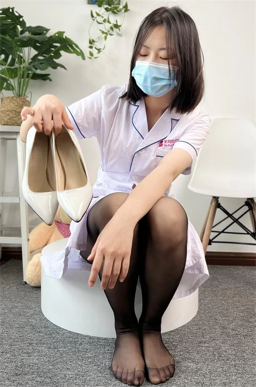 东禾摄影-护士服黑丝高跟[289P1V-1.55G百度网盘] [289p1v-1.55g]