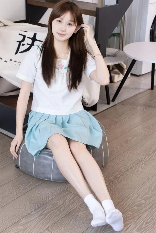 袜啵啵-香菜-帆布鞋、纯白棉袜jk制服[150P1V-1.3G百度网盘] [150p1v-1.3g]