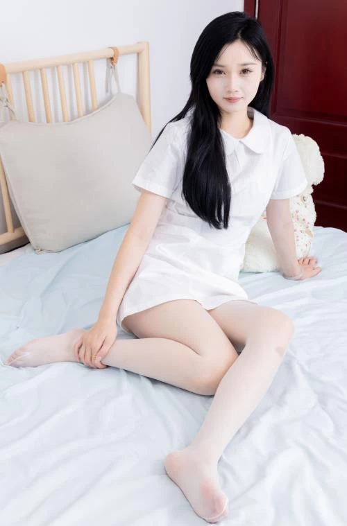 物恋传媒-橙子-高跟鞋油亮薄白丝、护士服[1V-0.4G百度网盘] [1v-0.4g]