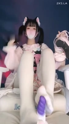 维妮 - 小萝莉妹妹穿着洛丽塔进行调教贱狗哥哥 在哥哥抽 [1V-309MB]