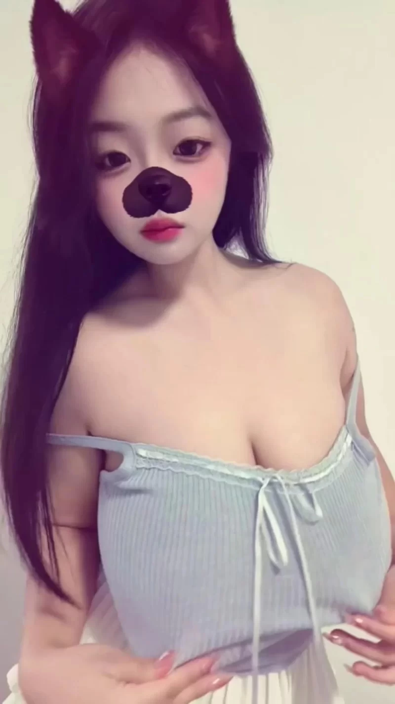 快手福利超巨乳吊钟大奶妹子hour裸舞抖奶揉胸 [3V-174MB]