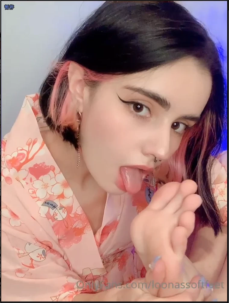 东欧高颜值足控小姐姐loonassoftfeet合集 [视频：137，图片：183，-1.85GB]