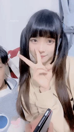 狐九儿 - 新人校花美少女刚下海被干 精液从小穴里流出 房间每个角落都操了个遍 还有户外车震 大合集《235V128G》 [-]